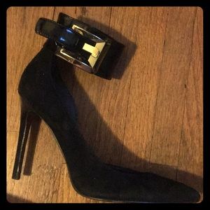Guess Black Heels Gold Cuff